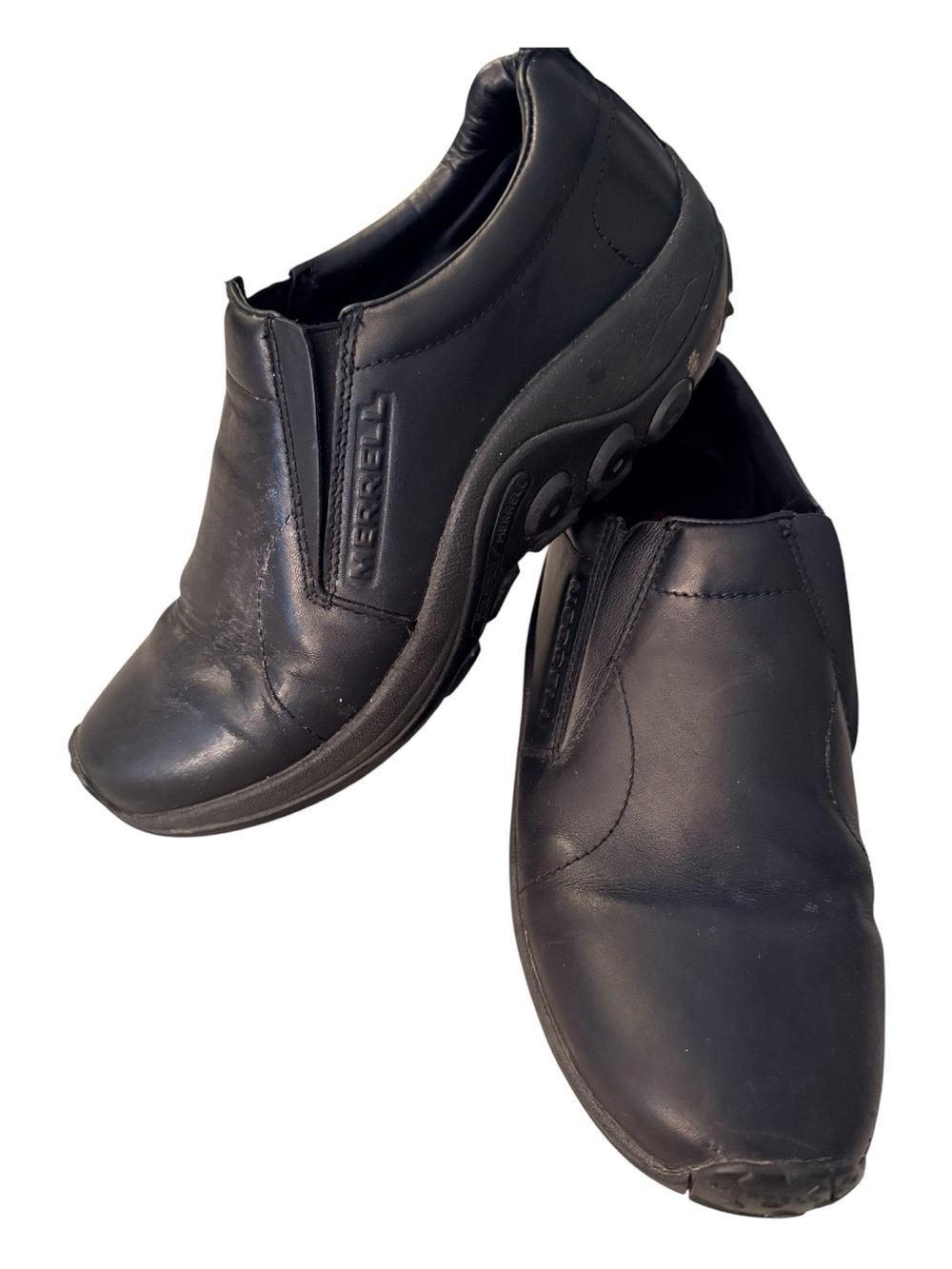 Merrell Men’s Black Slip-On Comfort Loafers. Leather, outdoor minimalist black